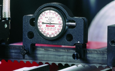 海南藏族锯切钛合金用双金属带锯条还是硬质合金带锯条？